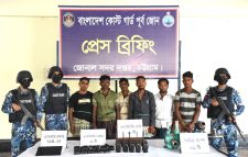 পাচারকালে ৬ জন পাচারকারী কোস্ট গার্ডের হাতে আটক