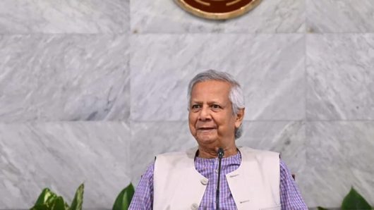 আজ সন্ধ্যায় বিএনপি-জামায়াতের সঙ্গে বসছেন প্রধান উপদেষ্টা