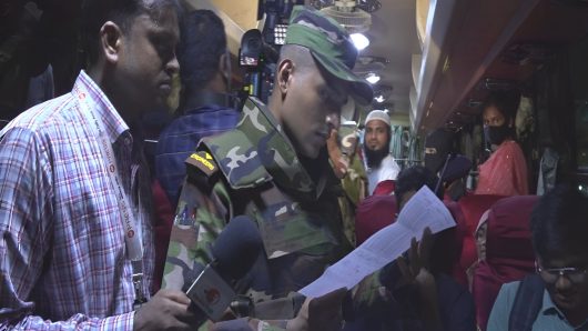 মহাখালীতে সেনাবাহিনীর অভিযান, অতিরিক্ত ভাড়া আদায়ে জরিমানা ও টাকা ফেরত