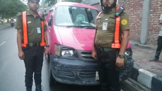 হাতিরঝিলে শৃঙ্খলা ফেরাতে আনসার ইনচার্জ শাহ আলমের নিরলস প্রচেষ্টা।