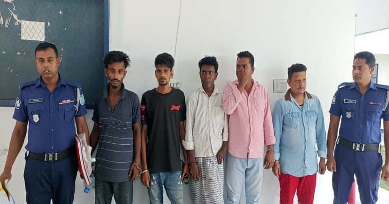 সদরপুরে মাদক ব্যবসায়ী ইমরান খান শাওন কে ২০ পিচ ইয়াবাসহ গ্রেপ্তার করেছে পুলিশ।