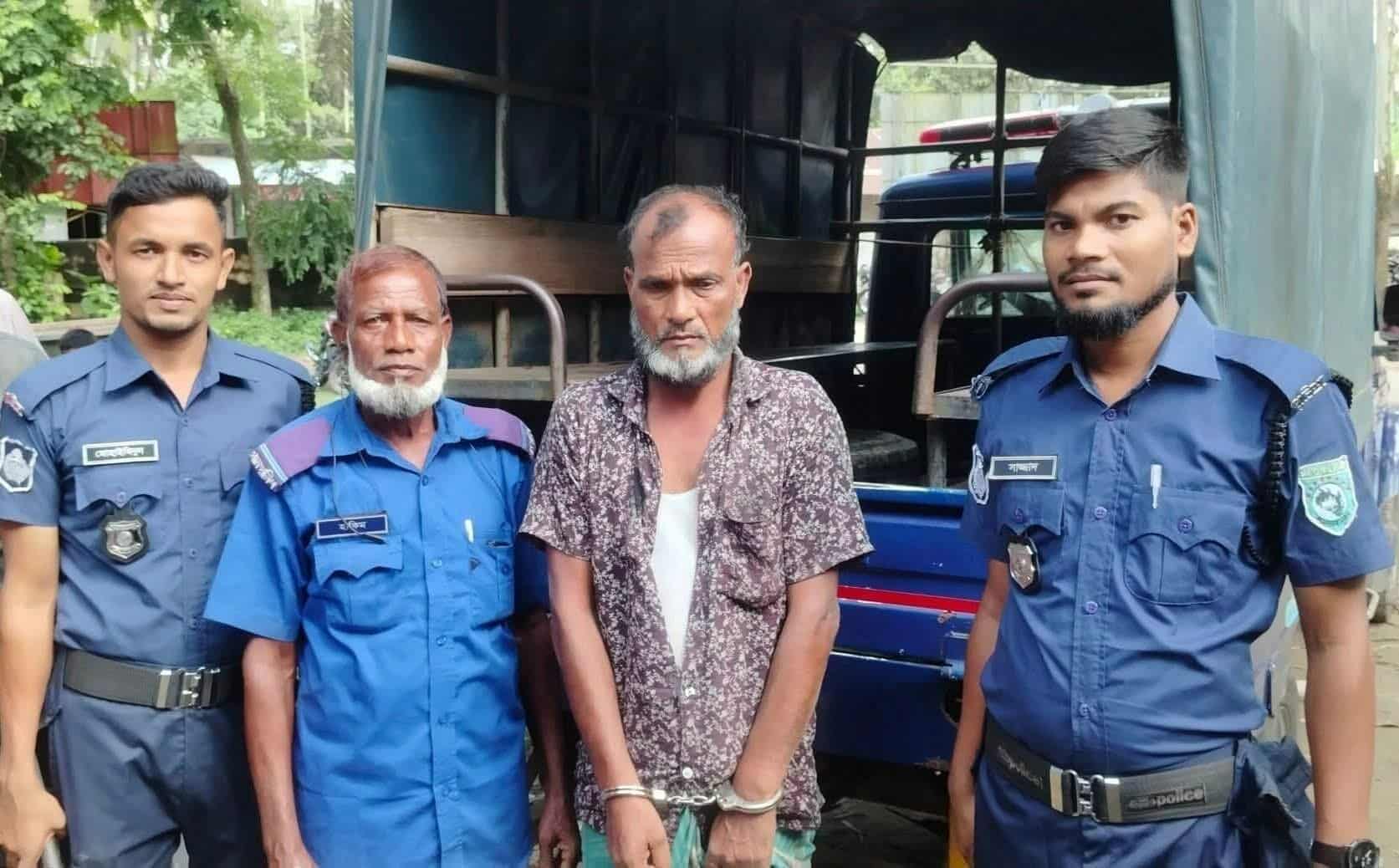 শিক্ষই করলেন মোটরসাইকেল চুরি