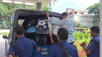 নববধূ গণধর্ষন শিকারের অভিযোগে স্বামীসহ ৭ জনকে আটক করছে পুলিশ