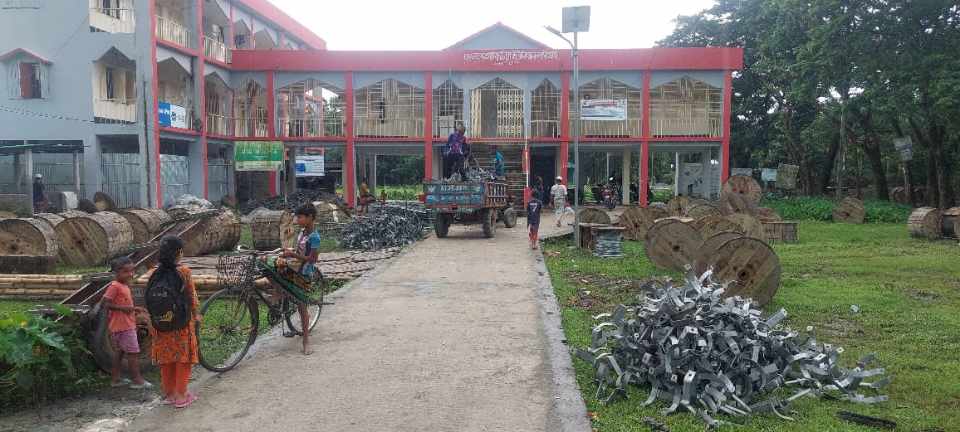 মনপুরায় ইউনিয়ন পরিষদের ভবন দখল করে ভাড়া দেওয়ার অভিযোগ