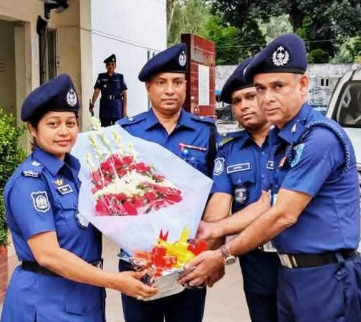 গাইবান্ধা জেলা পুলিশ সুপারের পলাশবাড়ী উপজেলা থানা পরিদর্শন