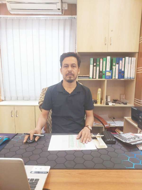 মনপুরায় চর্মরোগে আক্রান্ত অহিদের চিকিৎসার দায়িত্ব নিলেন মনপুরার শ্রেষ্ঠ সন্তান মো কামাল হাওলাদার