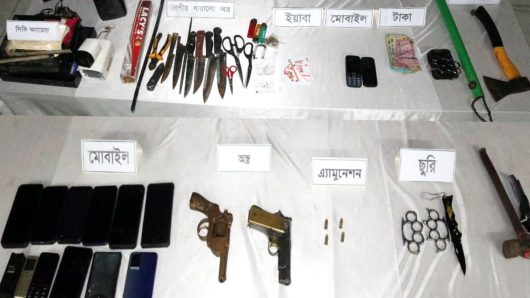 রামপুরায় নিয়মিত সেনা অভিযান: চাঁদাবাজি-সন্ত্রাস রোধে দৃশ্যমান সাফল্য।