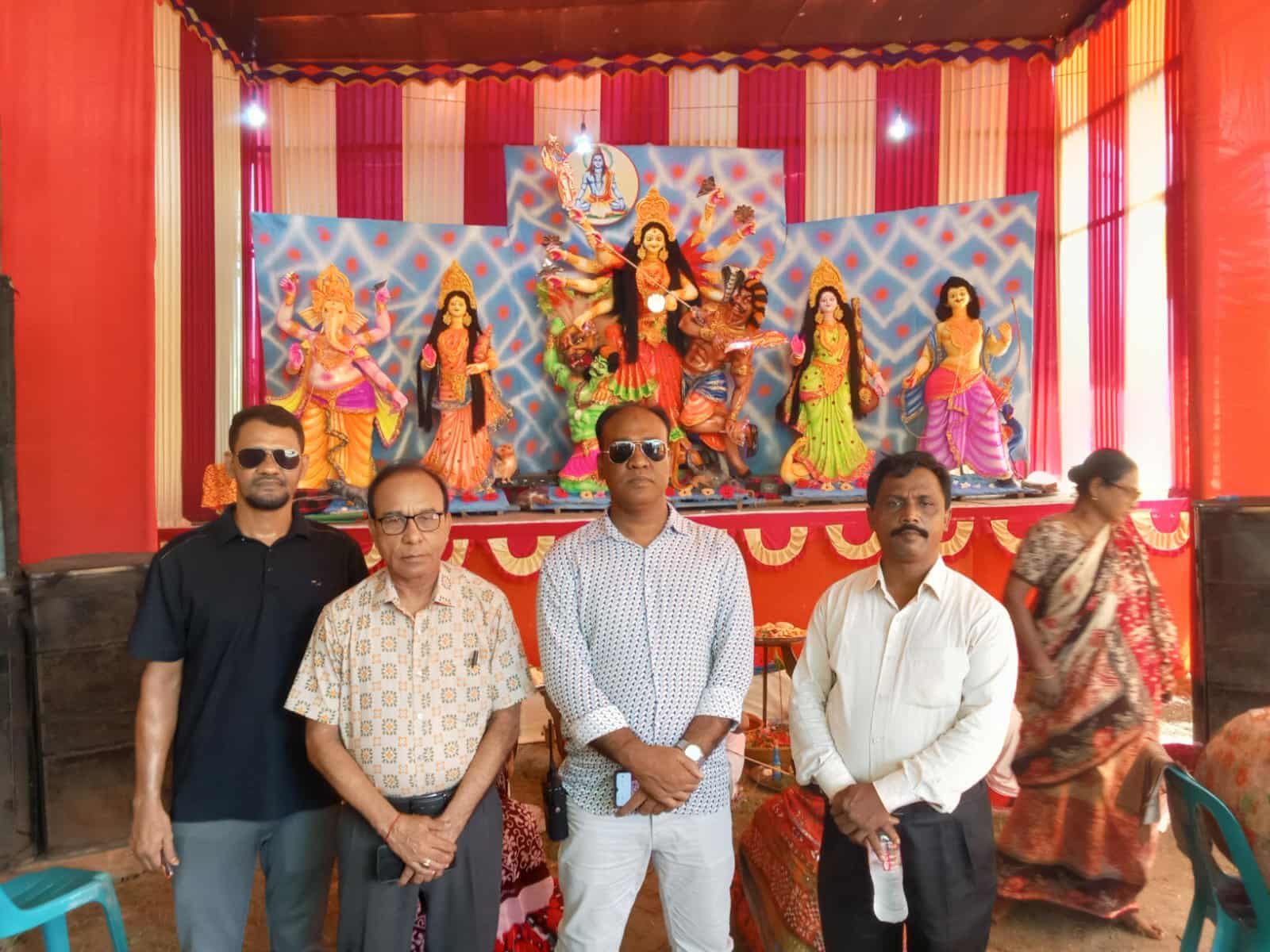 শারদীয় দুর্গাপূজা উপলক্ষে কালীগঞ্জের বিভিন্ন মন্দির  পরিদর্শন করেছেন থানা ভারপ্রাপ্ত কর্মকর্তা মো. আলাউদ্দিন