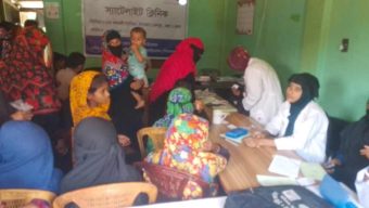 মনপুরার কলাতলিতে কোস্ট ফাউন্ডেশনের উদ্যোগে বিনামূল্যে চিকিৎসা সেবা প্রদান