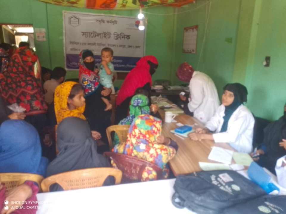 মনপুরার কলাতলিতে কোস্ট ফাউন্ডেশনের উদ্যোগে বিনামূল্যে চিকিৎসা সেবা প্রদান