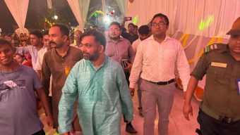 গাইবান্ধার জেলা প্রশাসক চৌধুরী মোয়াজ্জম আহমদের পলাশবাড়ীর বিভিন্ন পূজামন্ডপ পরিদর্শন ও কুশল বিনিময়।