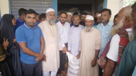 মনপুরায় নিবন্ধিত জেলেদের মাঝে ভিজিএফ কার্ডের চাল বিতরন অনুষ্ঠিত