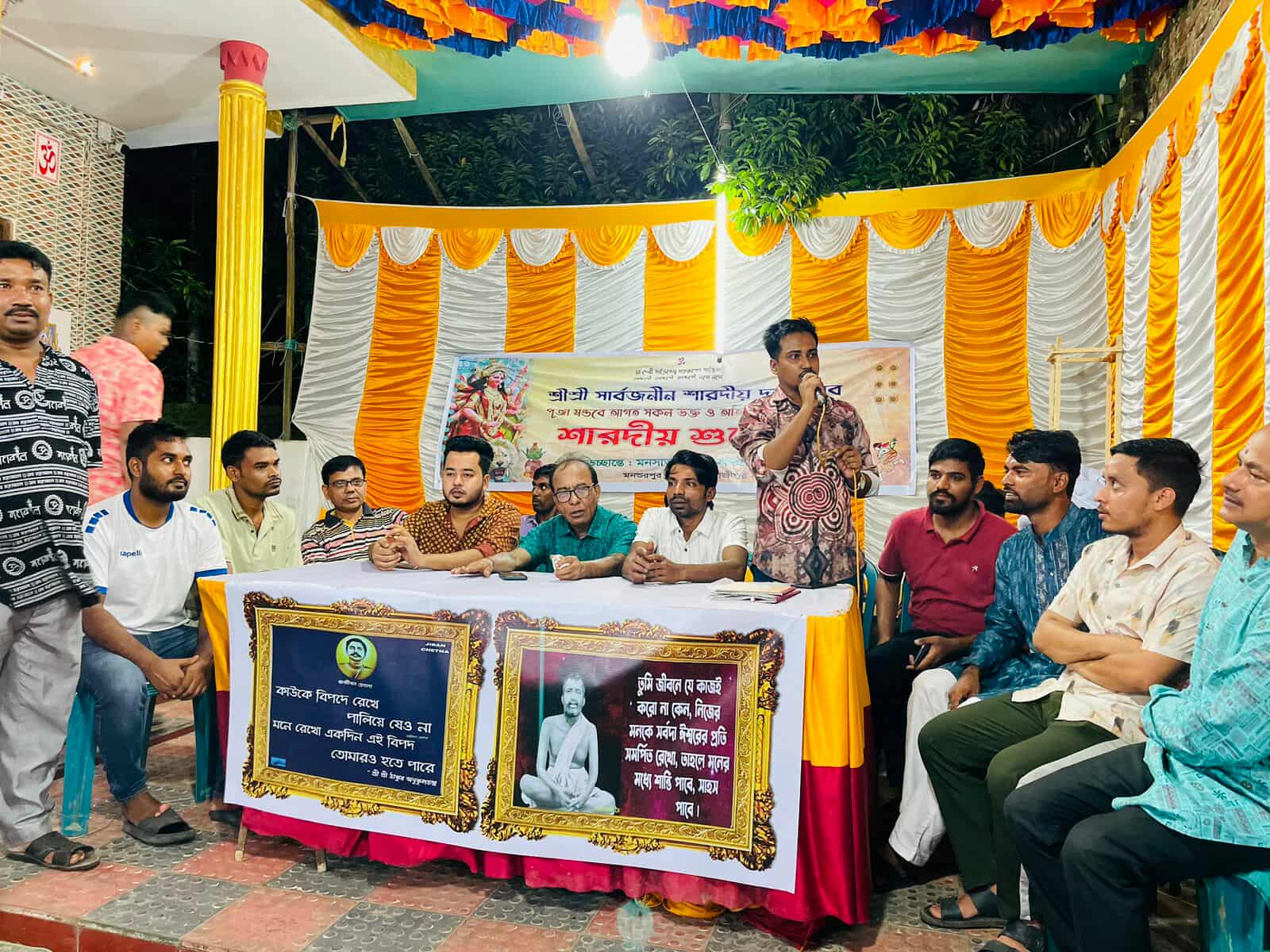 কালীগঞ্জ পৌরসভার পূজা মণ্ডপ পরিদর্শনে গাজীপুর জেলা বিএনপির আহব্বায়ক একে এম ফজলুল হক মিলন