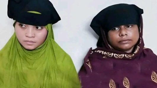 দুই নারী পকেটমার আটক