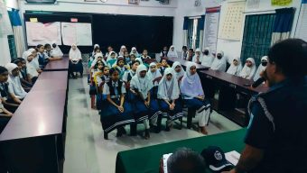 জাতীয় কন্যা শিশু দিবস উপল‌ক্ষে কুইজ প্রতি‌যো‌গিতা ও আ‌লোচনা সভা অনু‌ষ্ঠিত