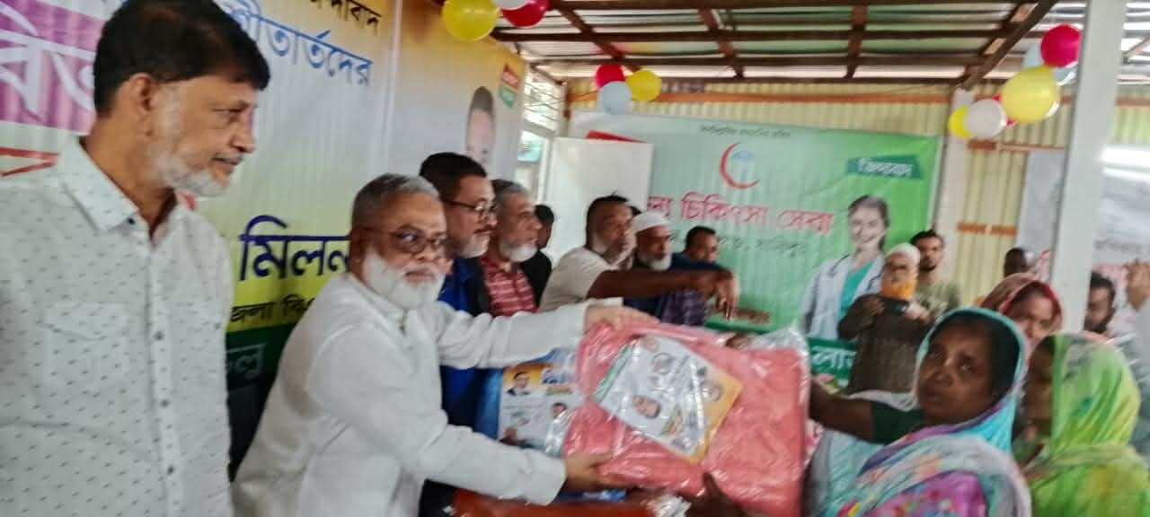 কালীগঞ্জে ১০০০ জন শীতার্তদের মাঝে নাজমুল গণি লাভলুর শীতবস্ত্র বিতরণ