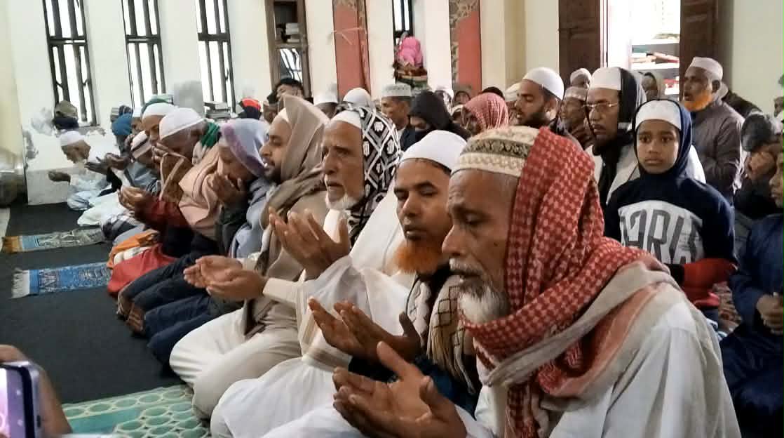 কালীগঞ্জে বেগম খালেদা জিয়ার মাগফিরাত কামনায় মসজিদে দোয়া মাহফিল