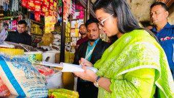 কালীগঞ্জে ভ্রাম্যমাণ আদালতে  চার দোকানীকে ১৭,০০০/ টাকা অর্থদন্ড