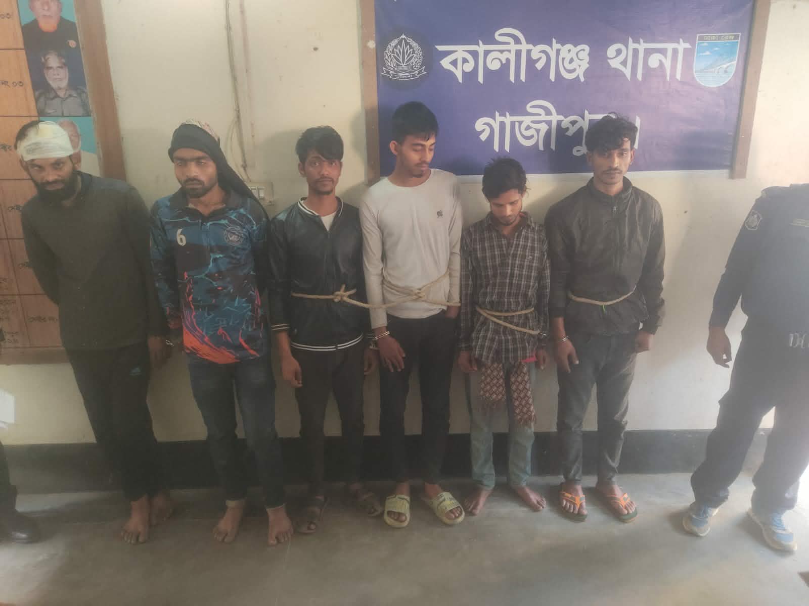 কালীগঞ্জে অপহরণ ও চাঁদাবাজির ঘটনায় শীর্ষ ছিনতাইকারী মিঠু পাঠানসহ ৬ জন গ্রেফতার, ভিকটিম উদ্ধার