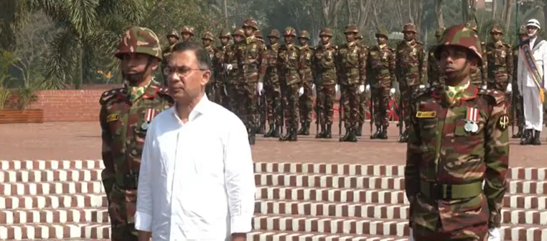 সাভার স্মৃতিসৌধে প্রধানমন্ত্রীর শ্রদ্ধা