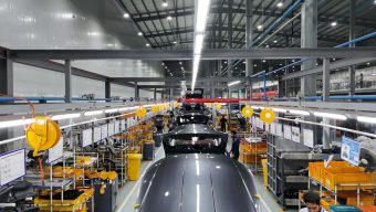 উচ্চ সুদ ও জ্বালানি অনিশ্চয়তায় বিনিয়োগে ধস, অর্থনীতিতে সতর্কসংকেত।