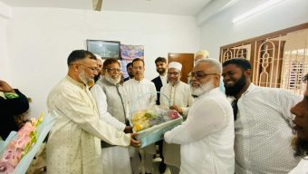 গাজীপুর-৫ আসনের এমপি ফজলুল হক মিলনকে জামায়াতের ফুলেল শুভেচ্ছা