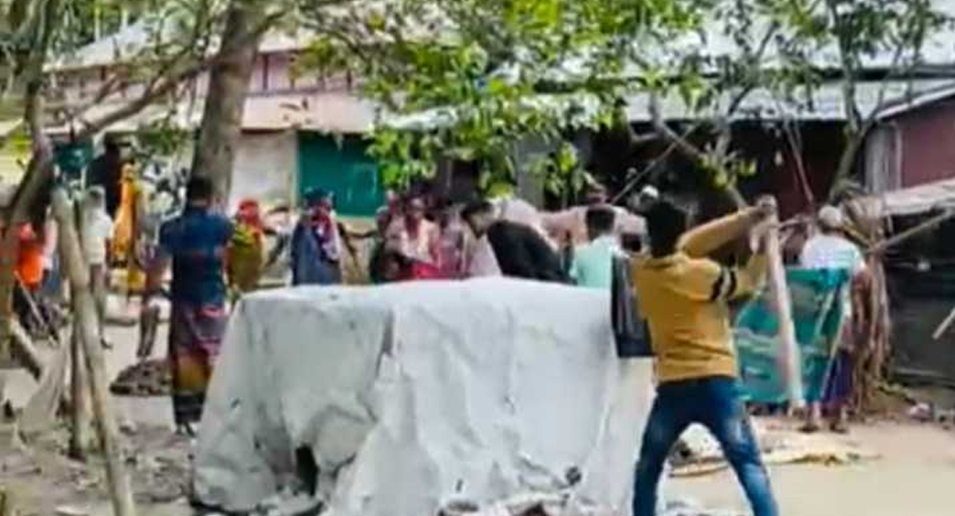 নেত্রকোনায় ঈদের জামাত শেষে মারামারি, আহত ৭