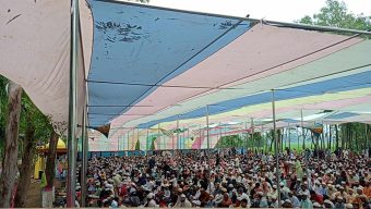 ১১গ্রামের গুশুয়া ঈদগাহ মাঠে ঈদুল ফিতরের জামাত অনুষ্ঠিত।