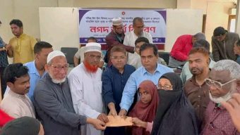 পবিত্র ঈদ-উল-ফিতর  উপলক্ষে দুঃস্থ, গরিব অসহায় মানুষের মাঝে ত্রাণ  বিতরণ