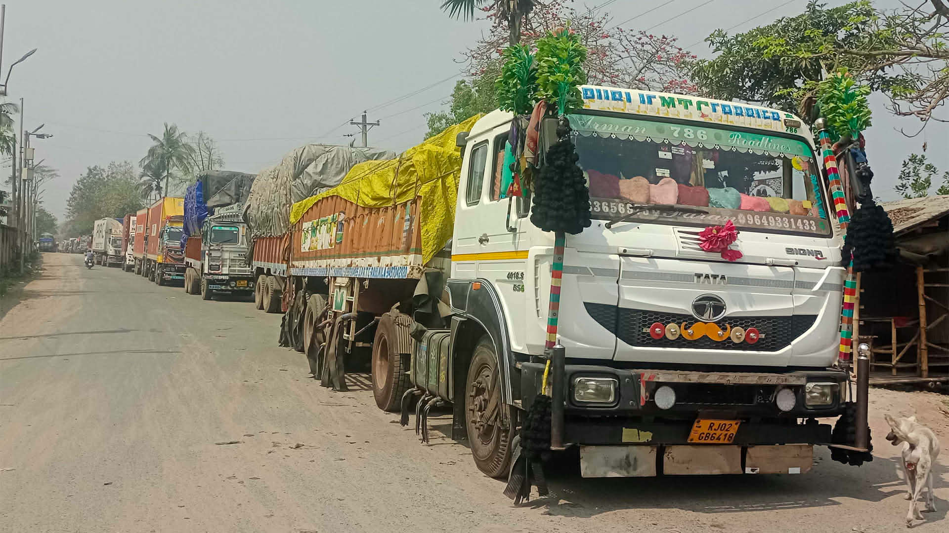 ভারতে হোলি উৎসব: বেনাপোল বন্দরে আমদানি-রফতানি বন্ধ।